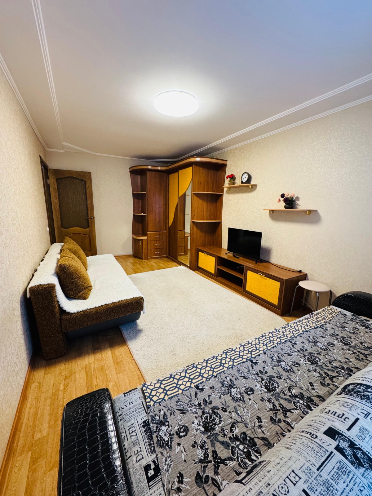 Apartments by Xasanov 2-ком.квартира на Бажова 15