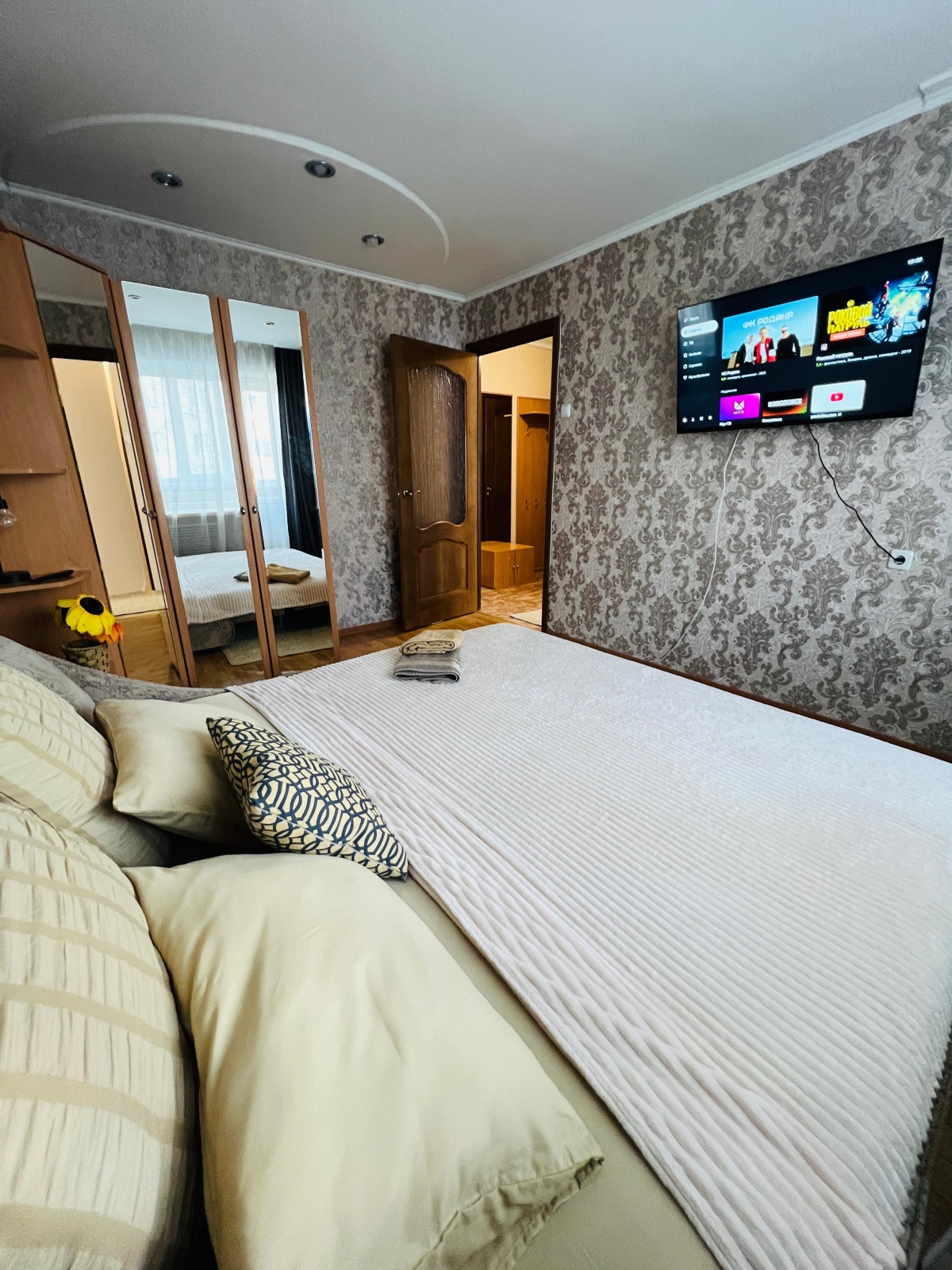 Apartments by Xasanov 2-ком.квартира на Бажова 15
