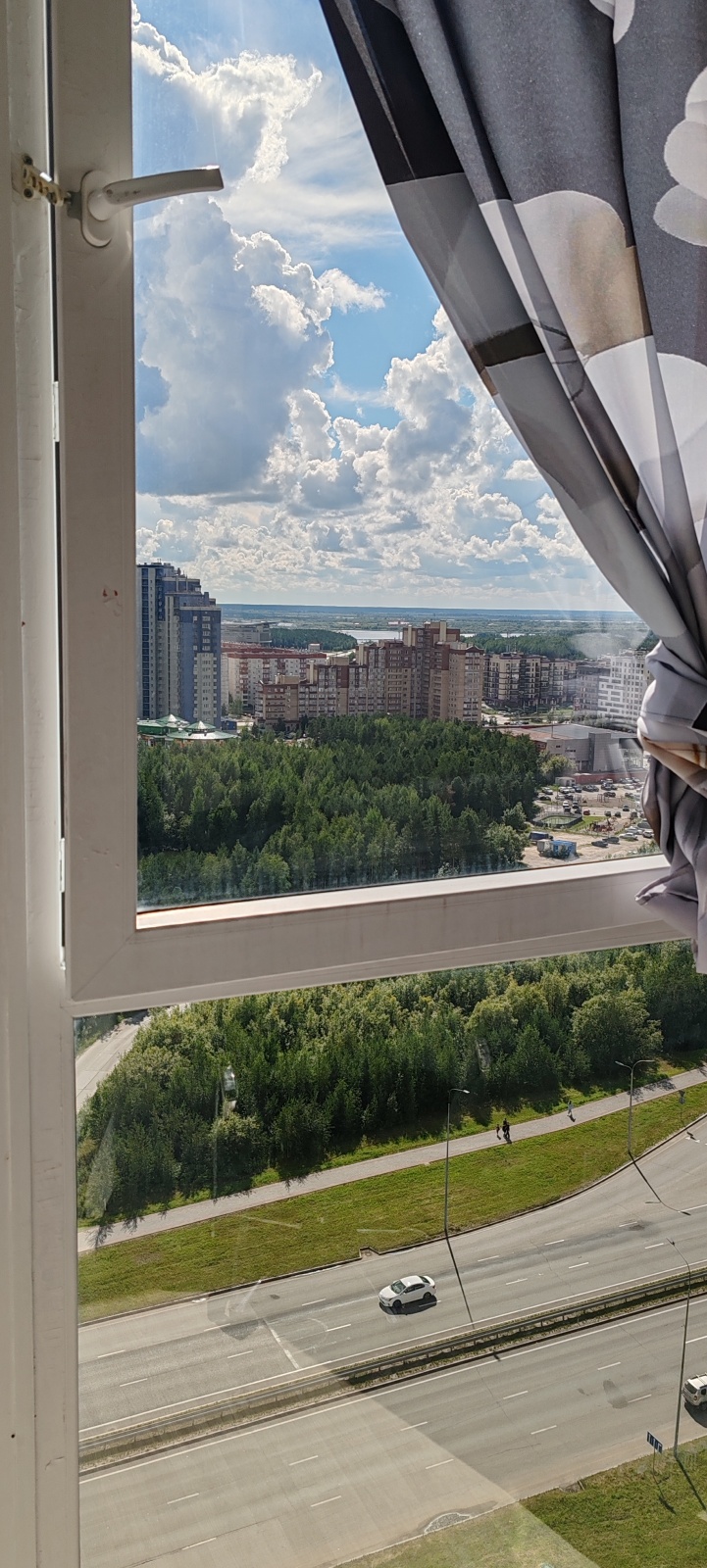 Квартира возле ТЦ Аура