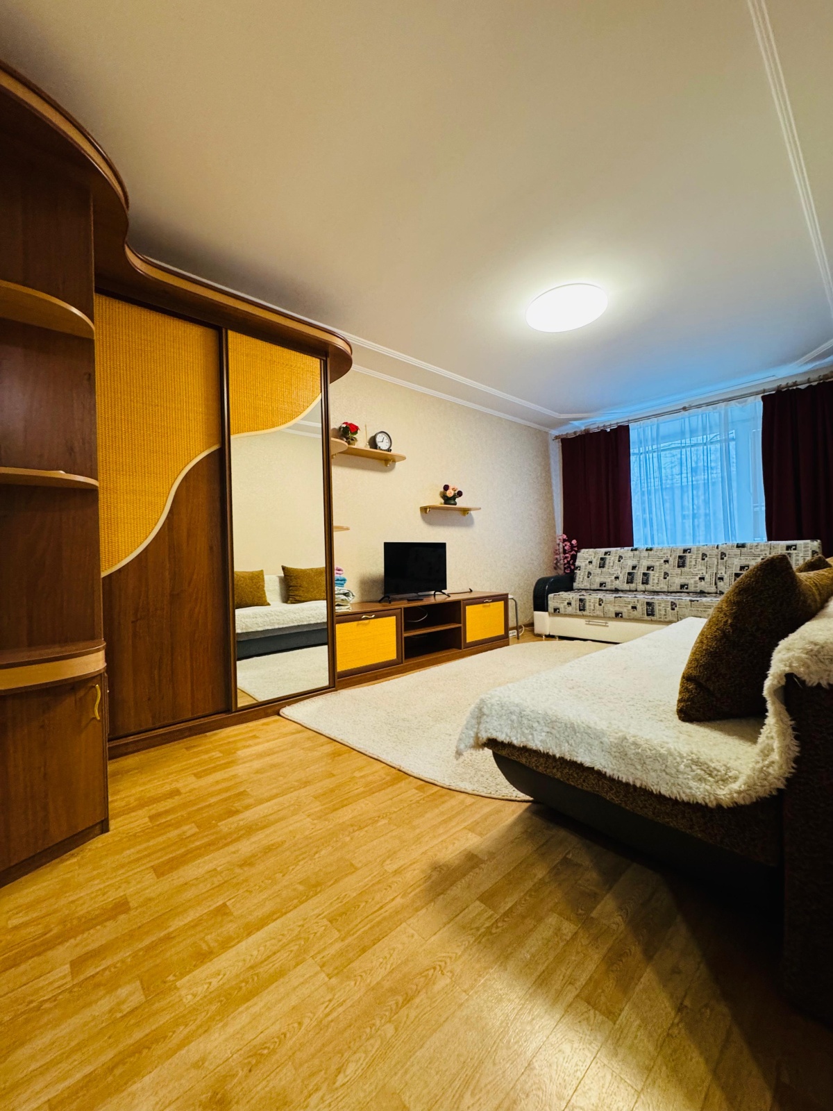 Apartments by Xasanov 2-ком.квартира на Бажова 15